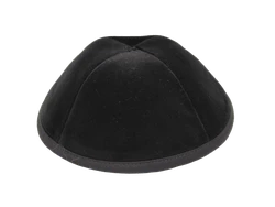 כיפה מבד קטיפה צבע שחור