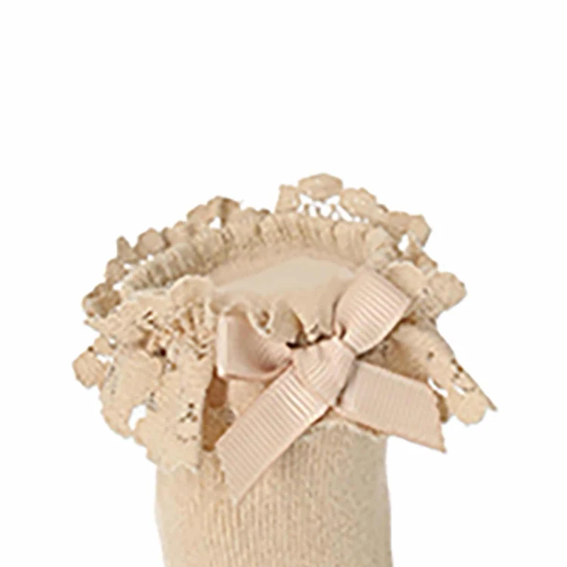 גרב ברך עם סיומת תחרה צבע קאמל