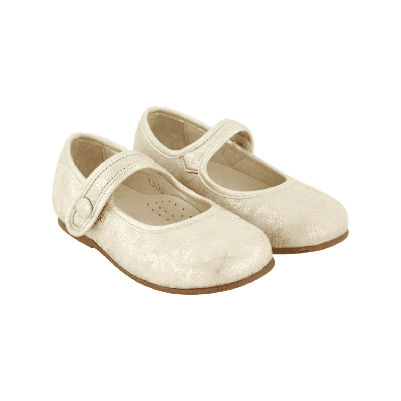 נעל בובה צבע שמנת עורקים בצבע זהב