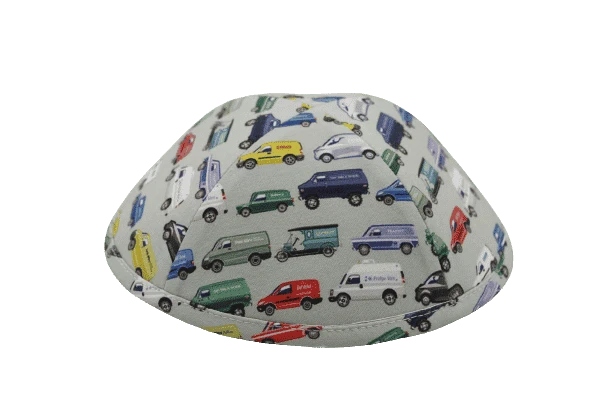 כיפה צבע פיסטוק הדפסי מכוניות