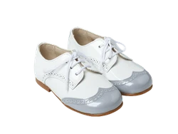 נעל לוחות הברית צבע כסף לבן