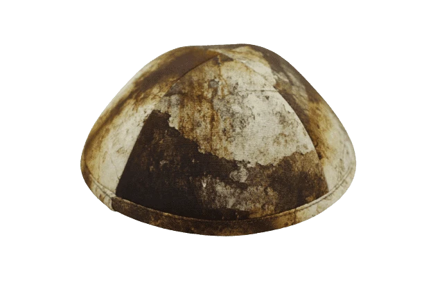 .כיפה טאי דאי בגווני חום.