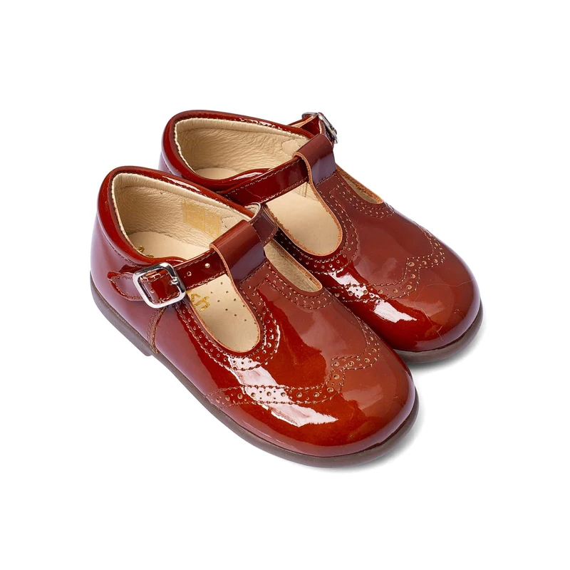 נעל לוחות הברית צבע קאמל סגירת אבזם