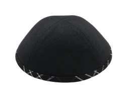 כיפה מבד פשתן שחור סרט סקוטי