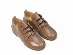 נעל בנים קלאסית גוון מוקה