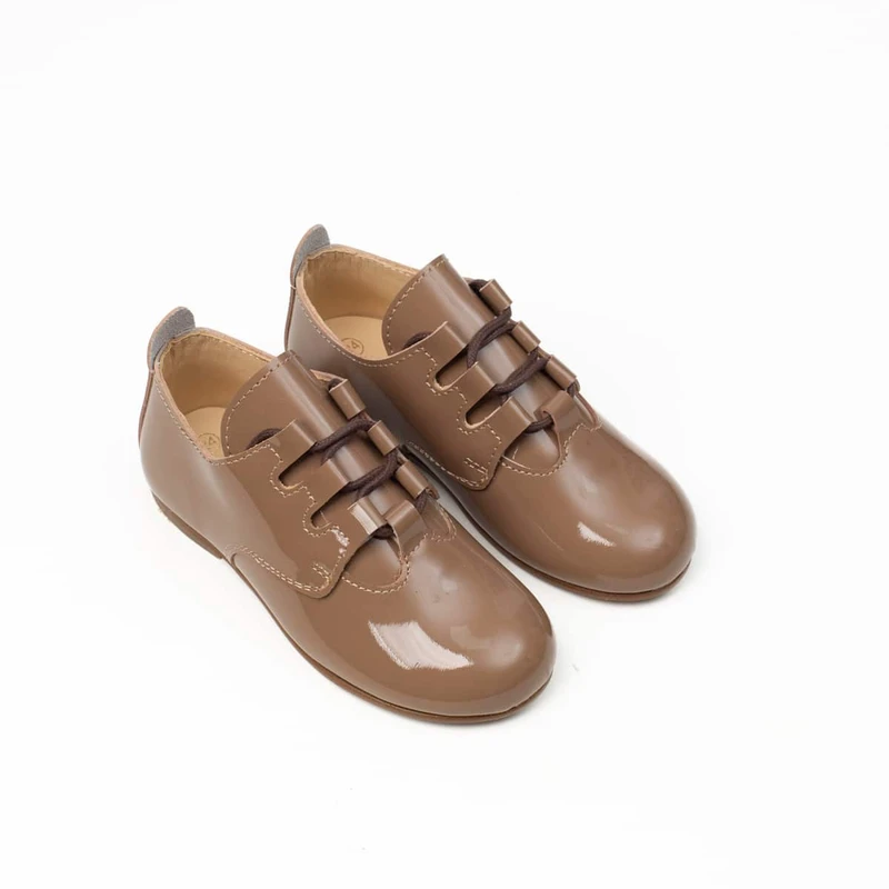 נעל בנים קלאסית גוון מוקה