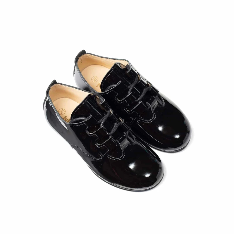 נעל קלאסית בנים צבע שחור