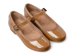 נעל בלרינה צבע קאמל סגירת אבזם