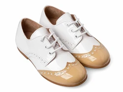 נעל לוחות הברית בגווני בז' לבן