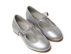נעל בובה צבע כסף סגירת אבזם