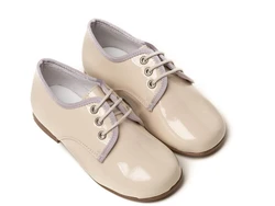 נעל קלאסית צבע שמנת סיומת סרט