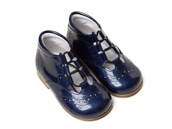 מגף צבע כחול ללא לשונית