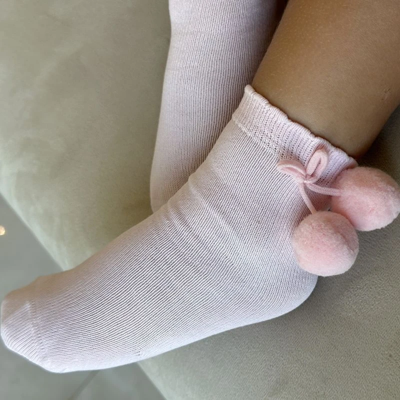 גרב ברך בשילוב פונפונים צבע ורוד – תמונה 3