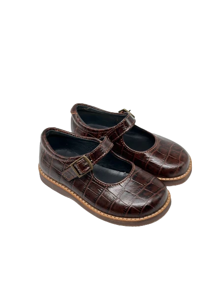 נעל בובה עור צבע חום סגירת אבזם