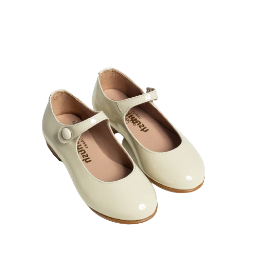 נעל בלרינה צבע שמנת סגירת תיק תק