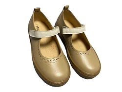 נעל סניקרס בובה בז' רצועה לבנה סגירת סקוץ בנות