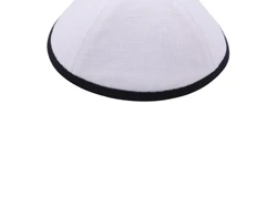כיפה מבד פשתן צבע לבן סרט שחור